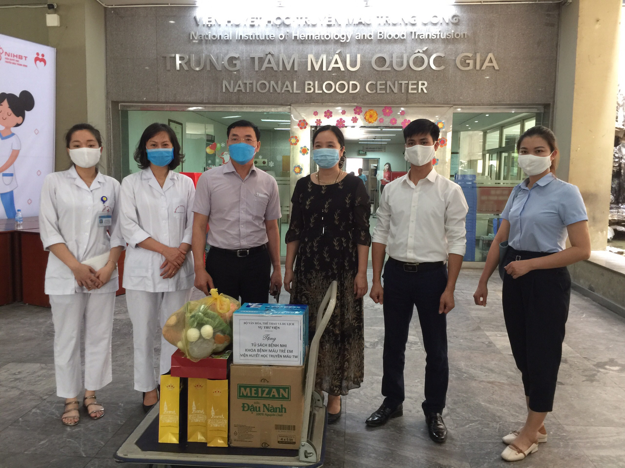 Những món quà ý nghĩa dành tặng cho thiếu nhi trong những ngày tháng 6 - Ảnh 1.