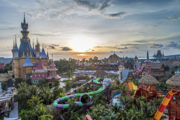 Công viên chủ đề đầu tiên trên thế giới ứng dụng trải nghiệm giải trí ảo - Ảnh 6.