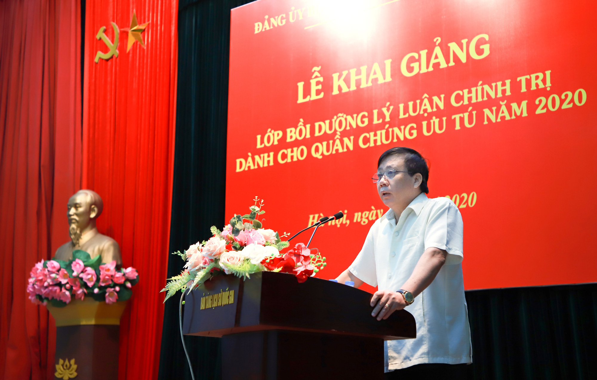 Khai mạc lớp bồi dưỡng lý luận chính trị dành cho quần chúng ưu tú năm 2020. - Ảnh 1.