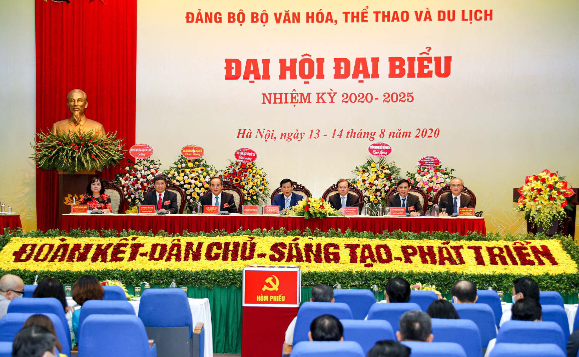 Khai mạc Đại hội đại biểu Đảng bộ Bộ Văn hóa, Thể thao và Du lịch nhiệm kỳ 2020 - 2025 - Ảnh 2.