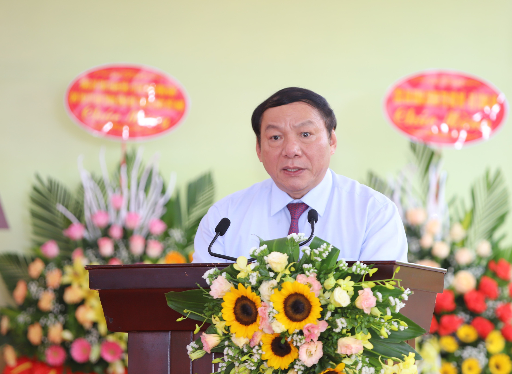 Thứ trưởng Nguyễn Văn Hùng: "Giữ gìn bản sắc văn hóa của đồng bào dân tộc là nhiệm vụ chính trị có ý nghĩa quan trọng" - Ảnh 3.