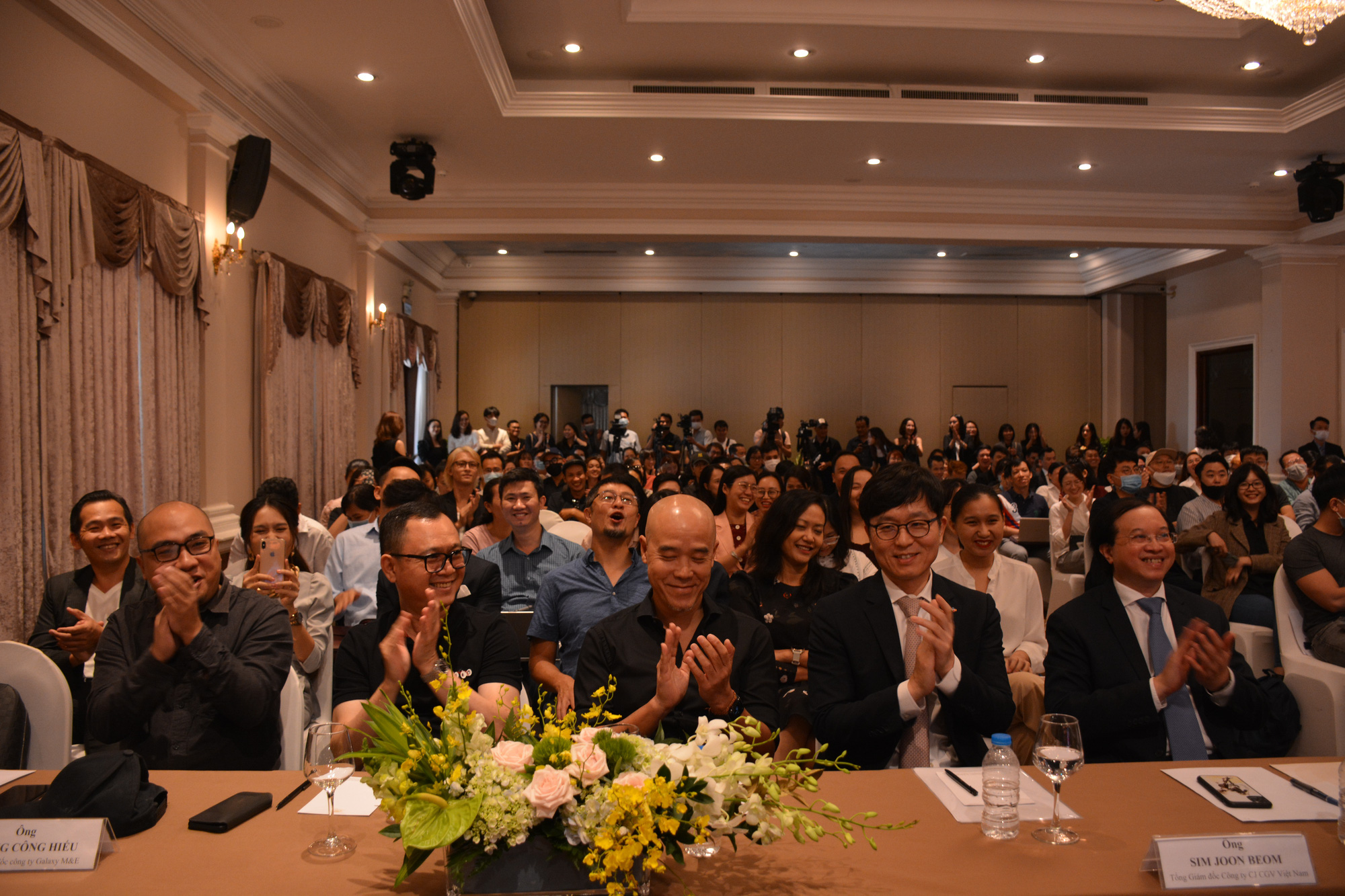 Những người tâm huyết với nghệ thuật thứ bảy cùng bàn cách "Thúc đẩy điện ảnh Việt thời hậu Covid-19" - Ảnh 2.