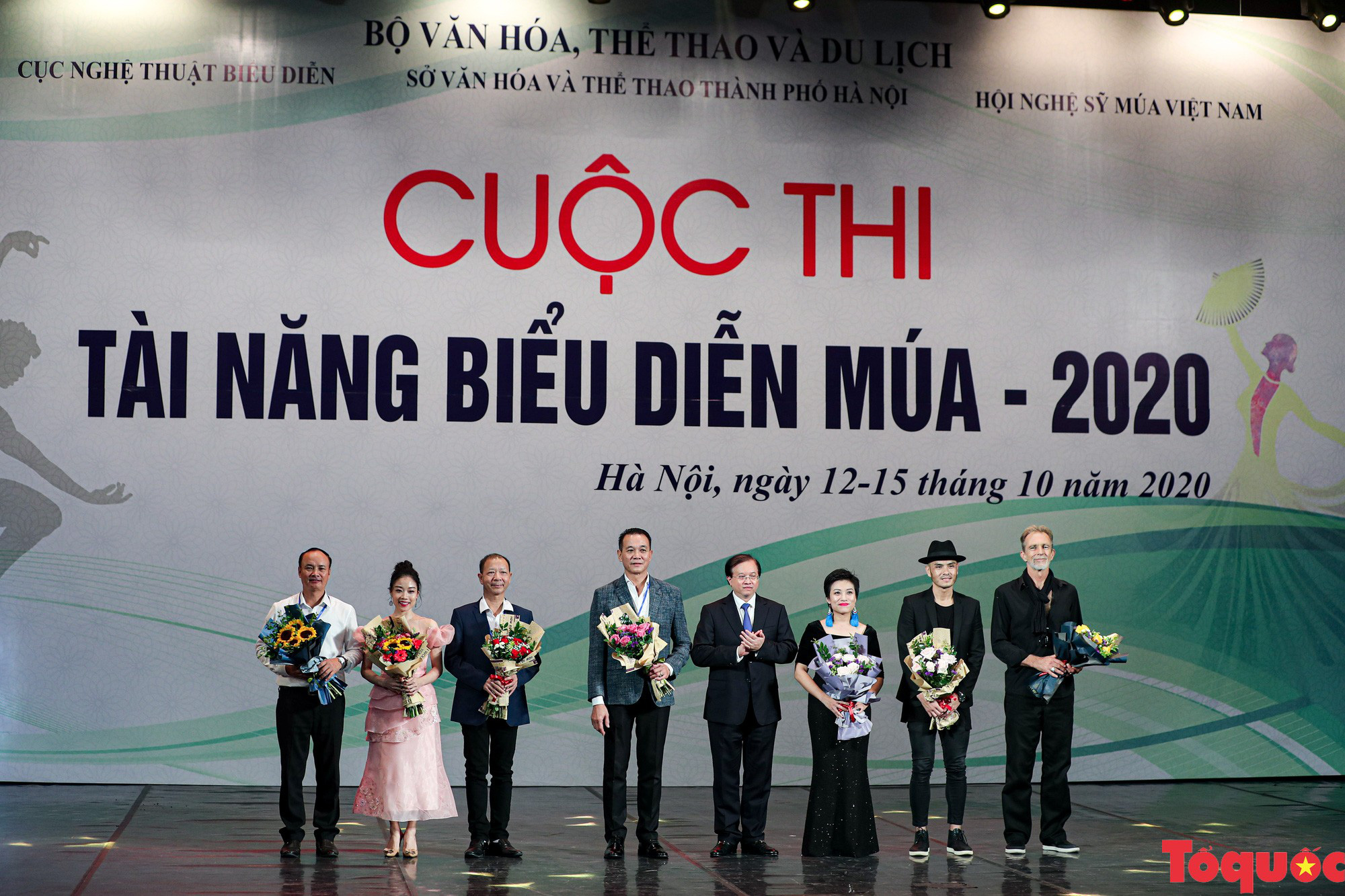  Nhiều bài thi ấn tượng trong đêm khai mạc cuộc thi Tài năng diễn viên múa 2020 khu vực phía Bắc - Ảnh 3.