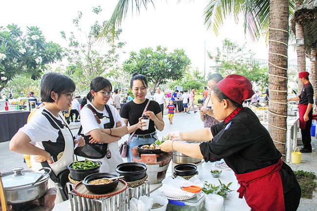 Khánh Hòa đẩy mạnh hoạt động quảng bá, kích cầu du lịch - Ảnh 1.