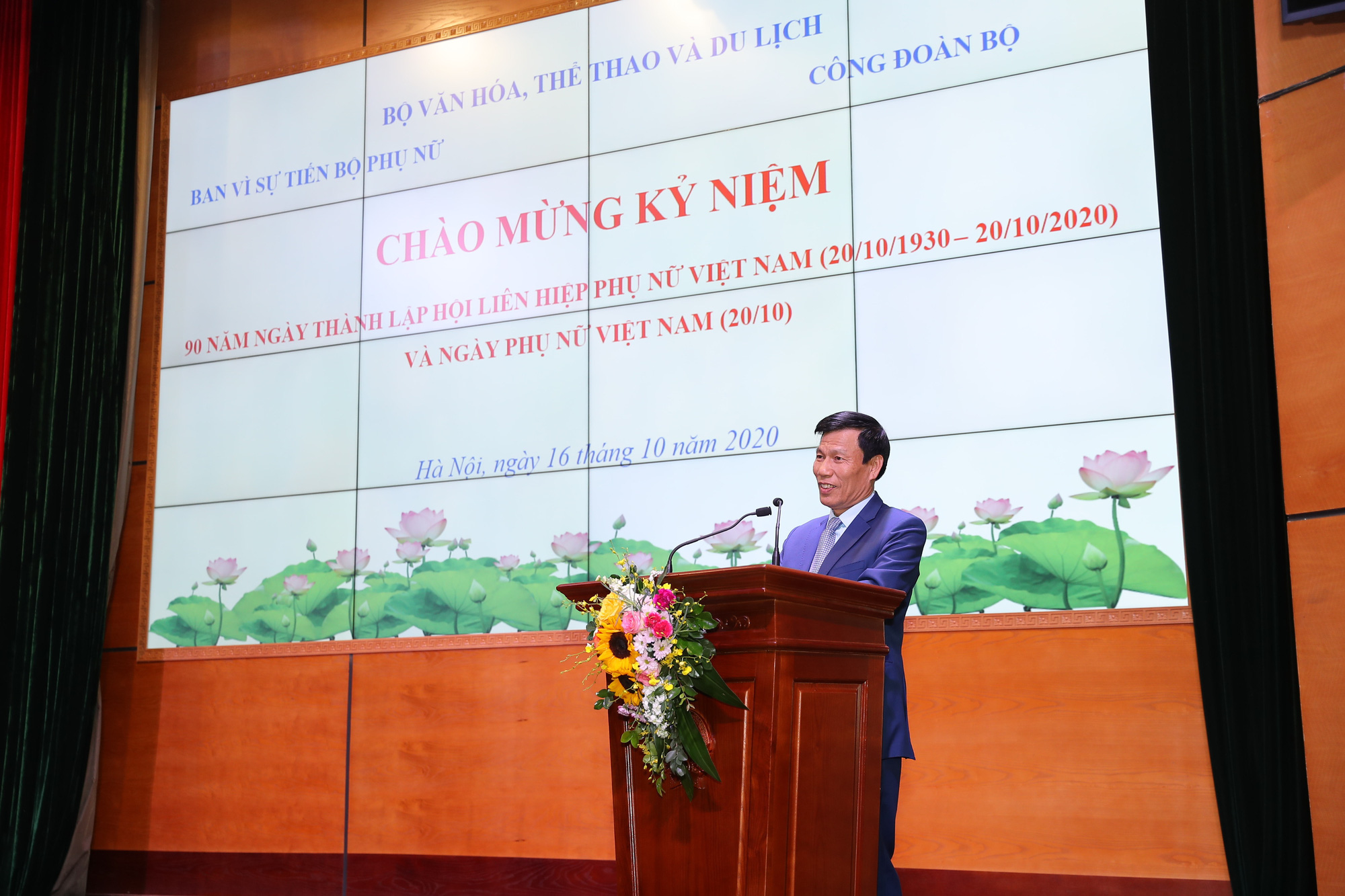 Bộ trưởng Nguyễn Ngọc Thiện: Cán bộ, công chức, viên chức, người lao động nữ đã có đóng góp lớn vào thành tích chung của Bộ VHTTDL - Ảnh 1.