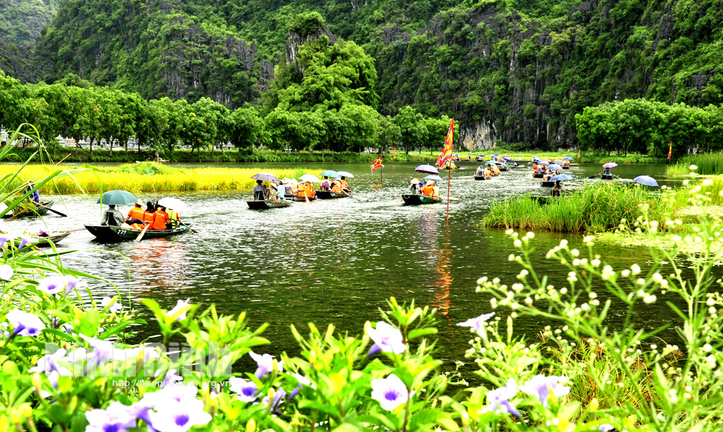 Đưa du lịch Ninh Bình trở thành ngành kinh tế mũi nhọn - Ảnh 2.