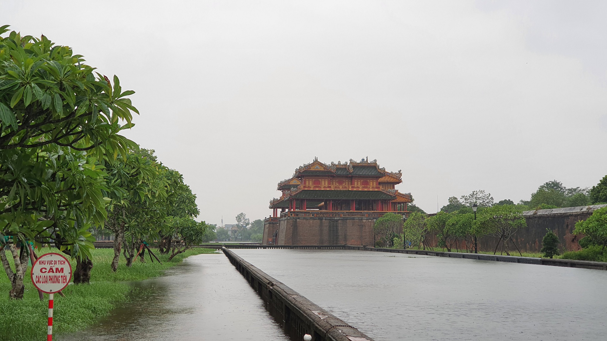 Công điện của Bộ VHTTDL về việc tập trung khắc phục hậu quả mưa lũ và ứng phó với bão số 7, áp thấp nhiệt đới - Ảnh 1.