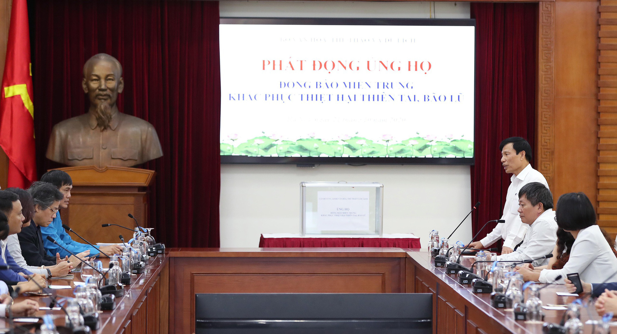 Công đoàn Bộ VHTTDL phát động ủng hộ đồng bào miền Trung khắc phục thiệt hại thiên tai, bão lũ - Ảnh 1.