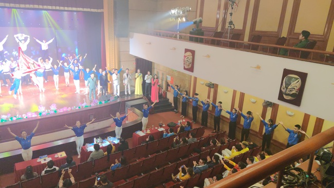 Đoàn Thanh niên Bộ VHTTDL tham gia "Liên hoan các nhóm tuyên truyền ca khúc cách mạng năm 2020 do Đoàn Khối các Cơ quan Trung ương tổ chức" - Ảnh 4.
