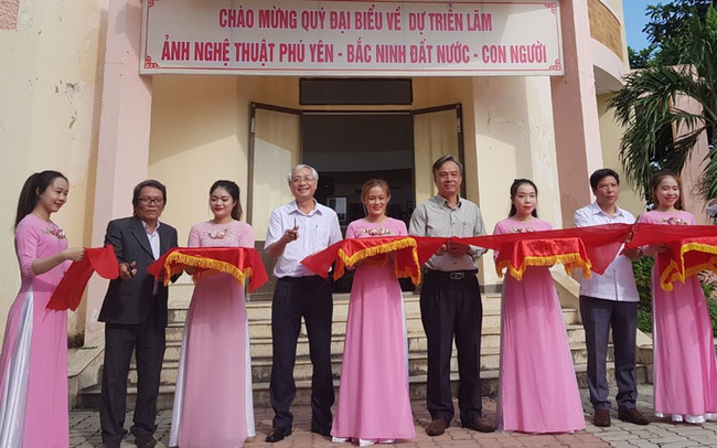 Triển lãm ảnh về đất và người Phú Yên - Bắc Ninh - Ảnh 1.