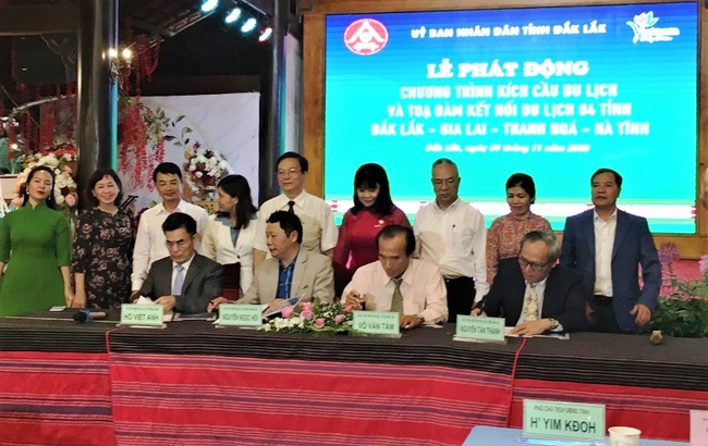 Kích cầu du lịch kết nối bốn địa phương - Ảnh 1.