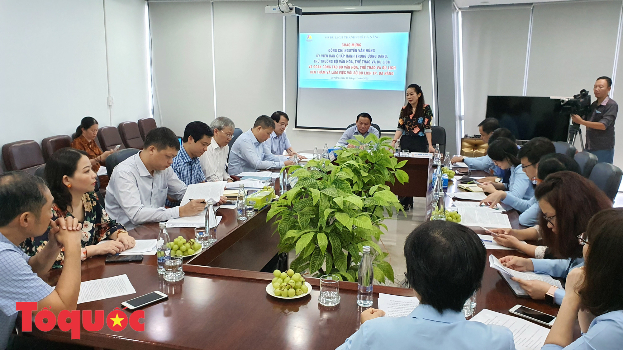 Thứ trưởng Nguyễn Văn Hùng gợi mở cho ngành Du lịch Đà Nẵng phát triển - Ảnh 1.