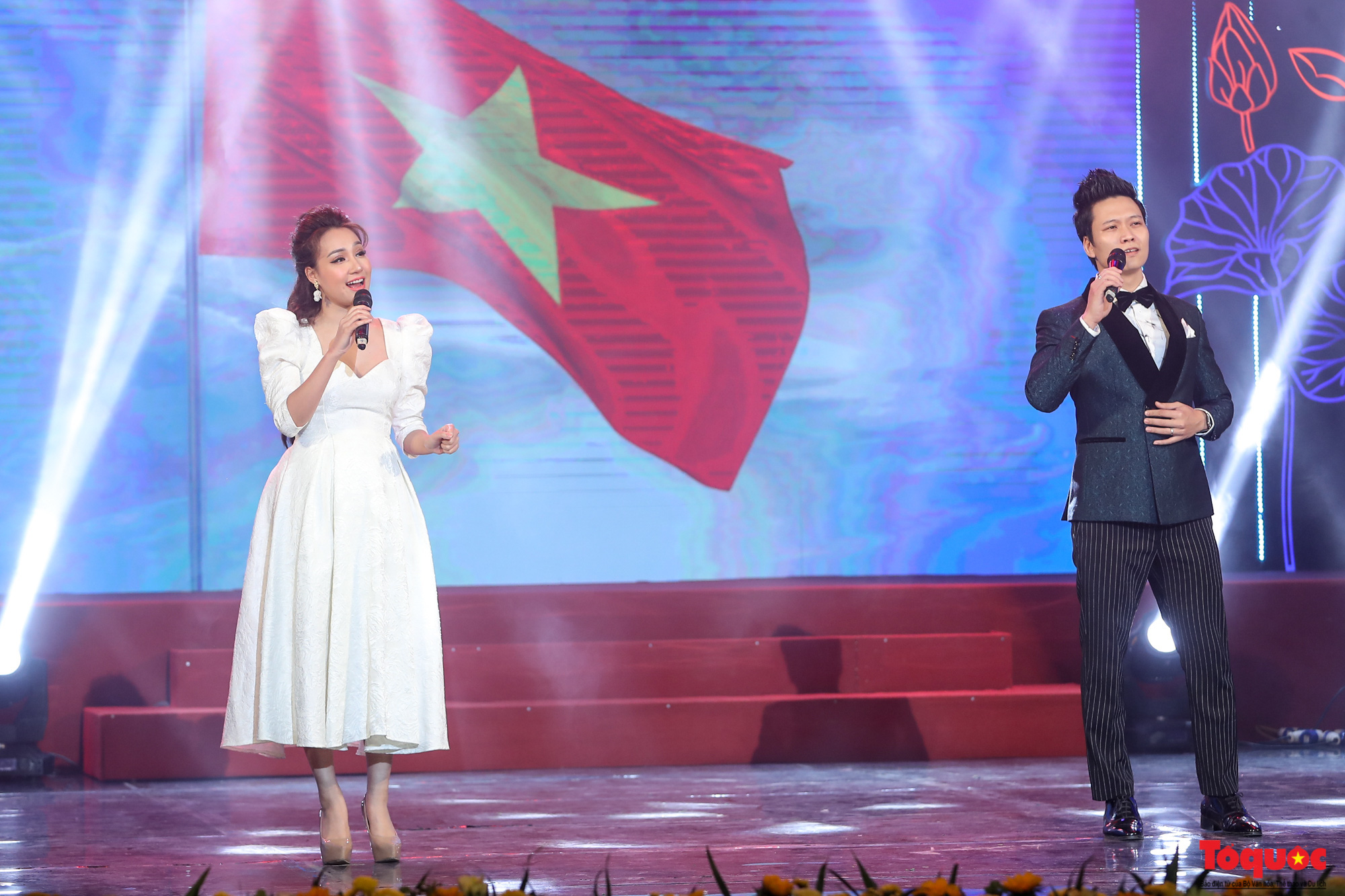 Hào hùng chương trình nghệ thuật “Sáng mãi niềm tin theo Đảng”  - Ảnh 6.