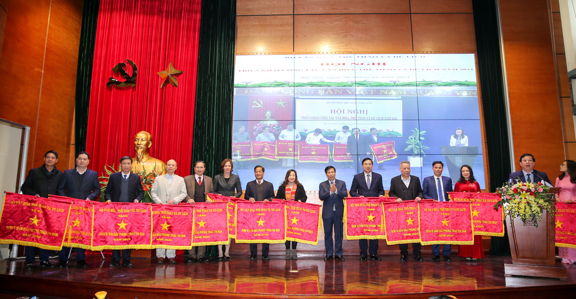 Bộ VHTTDL phát động phong trào thi đua yêu nước năm 2021 với 8 nội dung lớn - Ảnh 1.