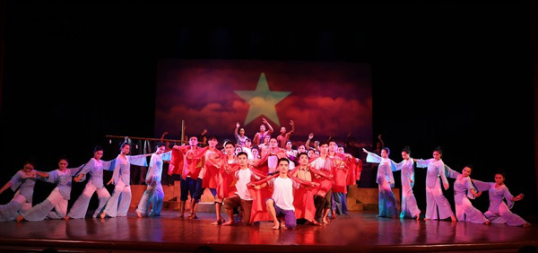 Nhiều chương trình nghệ thuật đặc sắc mừng Đảng, mừng xuân, mừng đất nước đổi mới - Ảnh 1.
