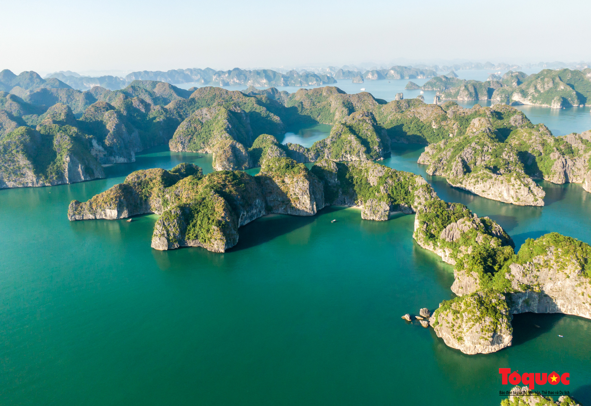 Quảng Ninh mở lại hoạt động du lịch nội tỉnh - Ảnh 1.