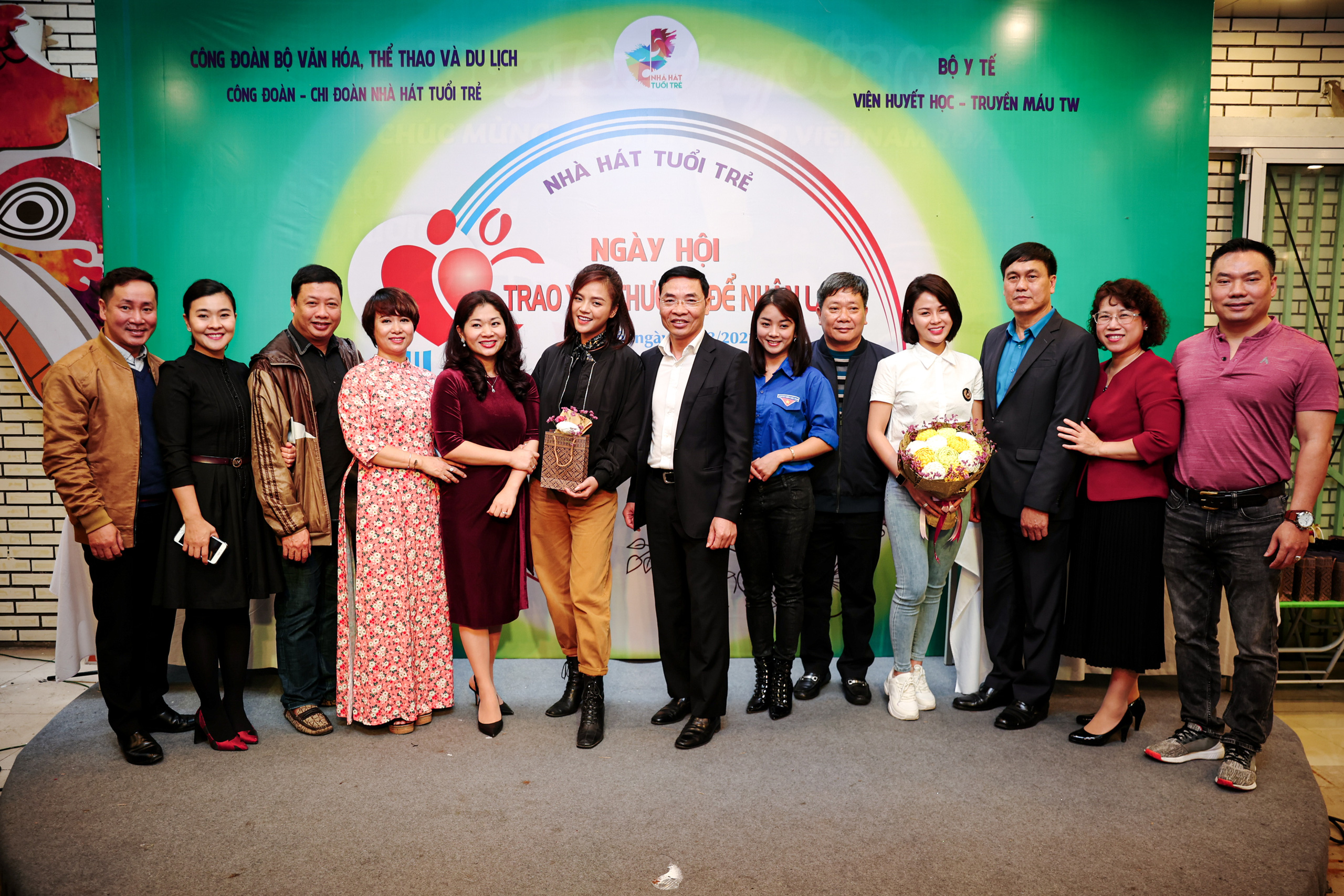 Đông đảo các nghệ sĩ Việt tham gia hiến máu với thông điệp ý nghĩa "Trao yêu thương để nhận lại" - Ảnh 10.