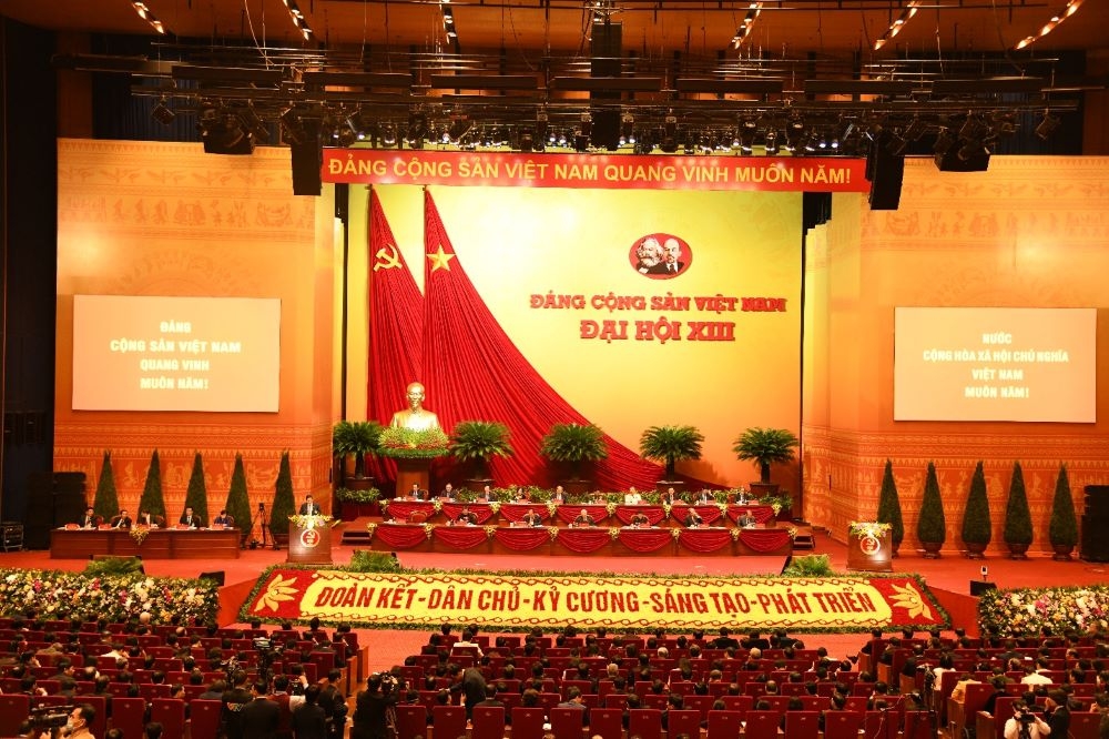 Chỉ thị của Bộ Chính trị về việc nghiên cứu, học tập, quán triệt, tuyên truyền và triển khai thực hiện Nghị quyết Đại hội đại biểu toàn quốc lần thứ XIII của Đảng - Ảnh 1.