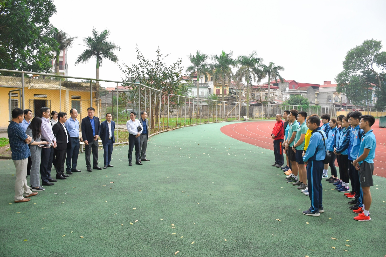 Thứ trưởng Bộ VHTTDL Hoàng Đạo Cương sang thăm và làm việc tại Trường Đại học TDTT Bắc Ninh - Ảnh 3.