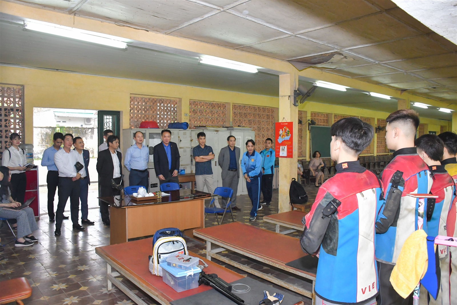 Thứ trưởng Bộ VHTTDL Hoàng Đạo Cương sang thăm và làm việc tại Trường Đại học TDTT Bắc Ninh - Ảnh 4.