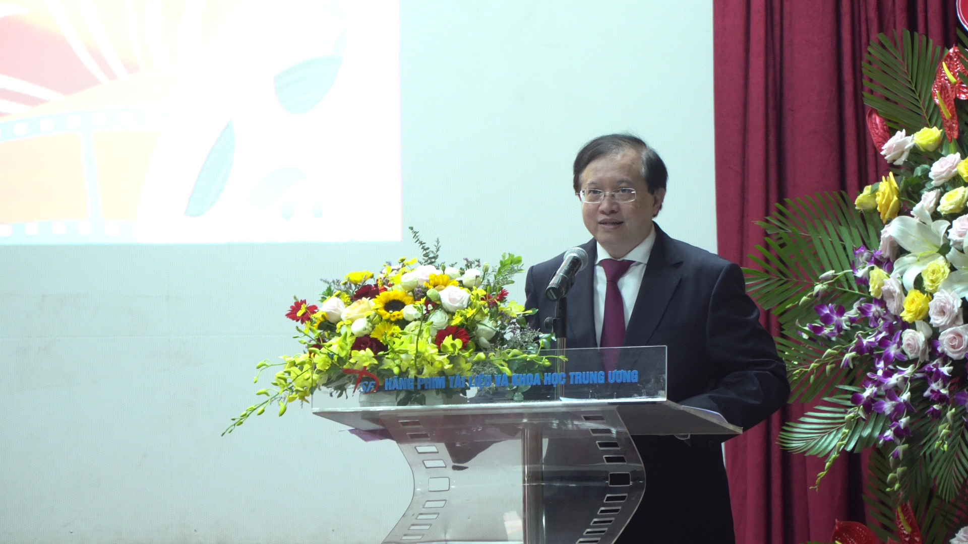 65 năm Hãng phim Tài liệu và Khoa học Trung ương: Đồng hành cùng cuộc sống - Ảnh 1.