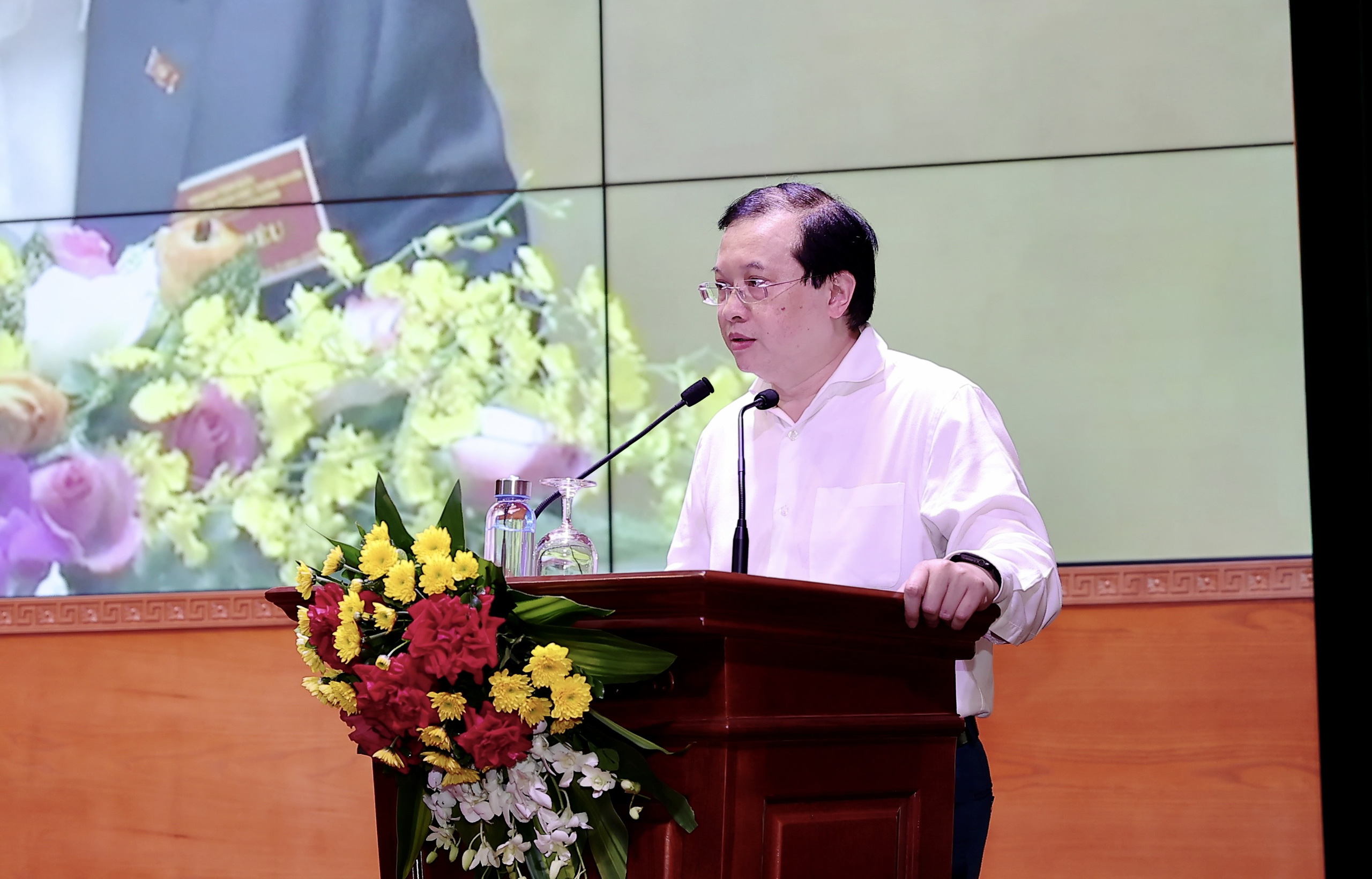 Bộ VHTTDL nghiên cứu, học tập, quán triệt Nghị quyết Đại hội XIII của Đảng - Ảnh 1.