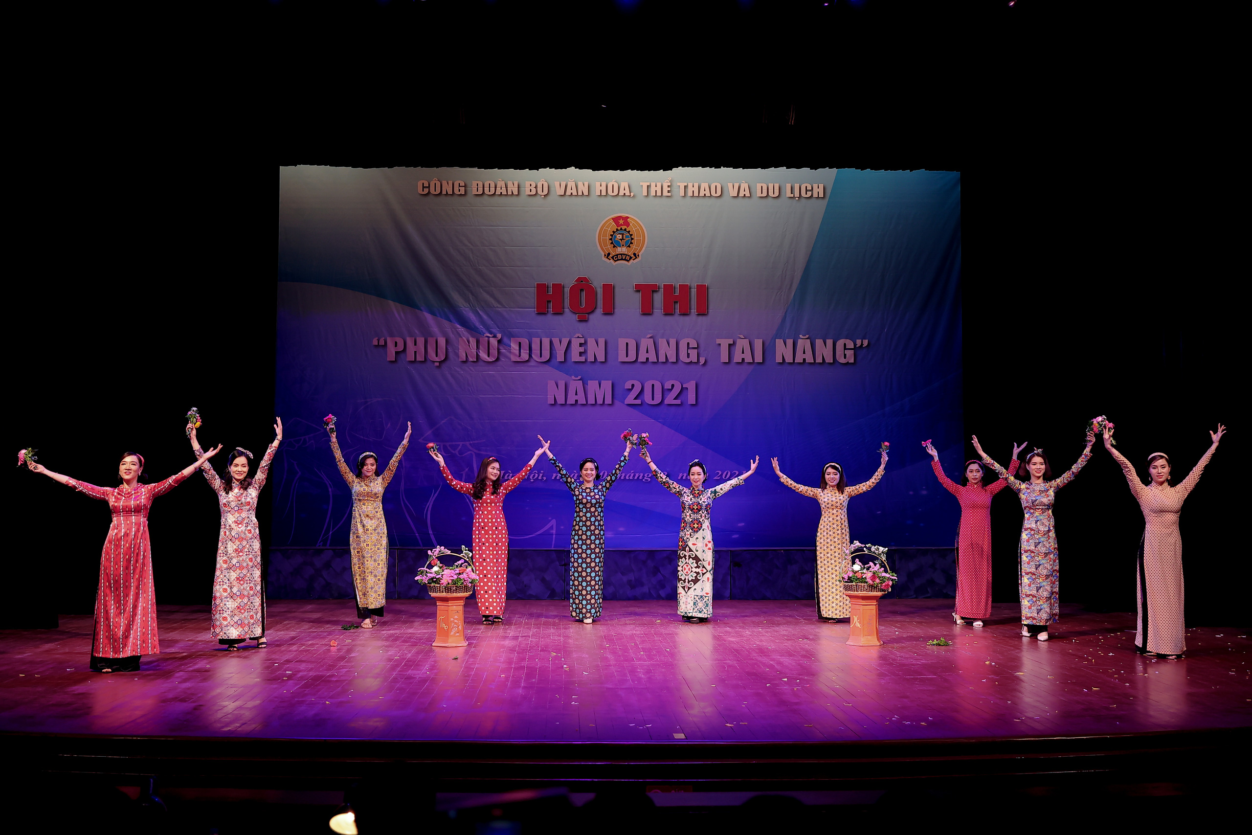 Nhiều tiết mục ấn tượng trong Hội thi “Phụ nữ duyên dáng, tài năng” năm 2021 - Ảnh 5.