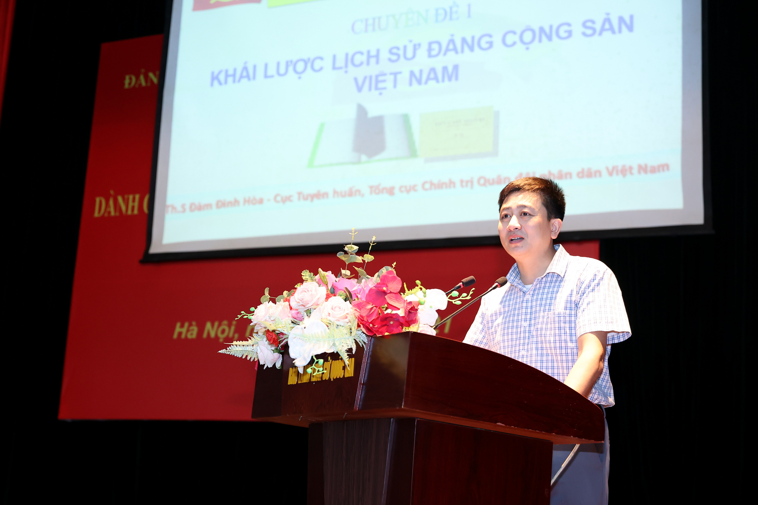 Khai giảng lớp bồi dưỡng nhận thức về Đảng dành cho học viên đối tượng kết nạp Đảng năm 2021 - Ảnh 3.