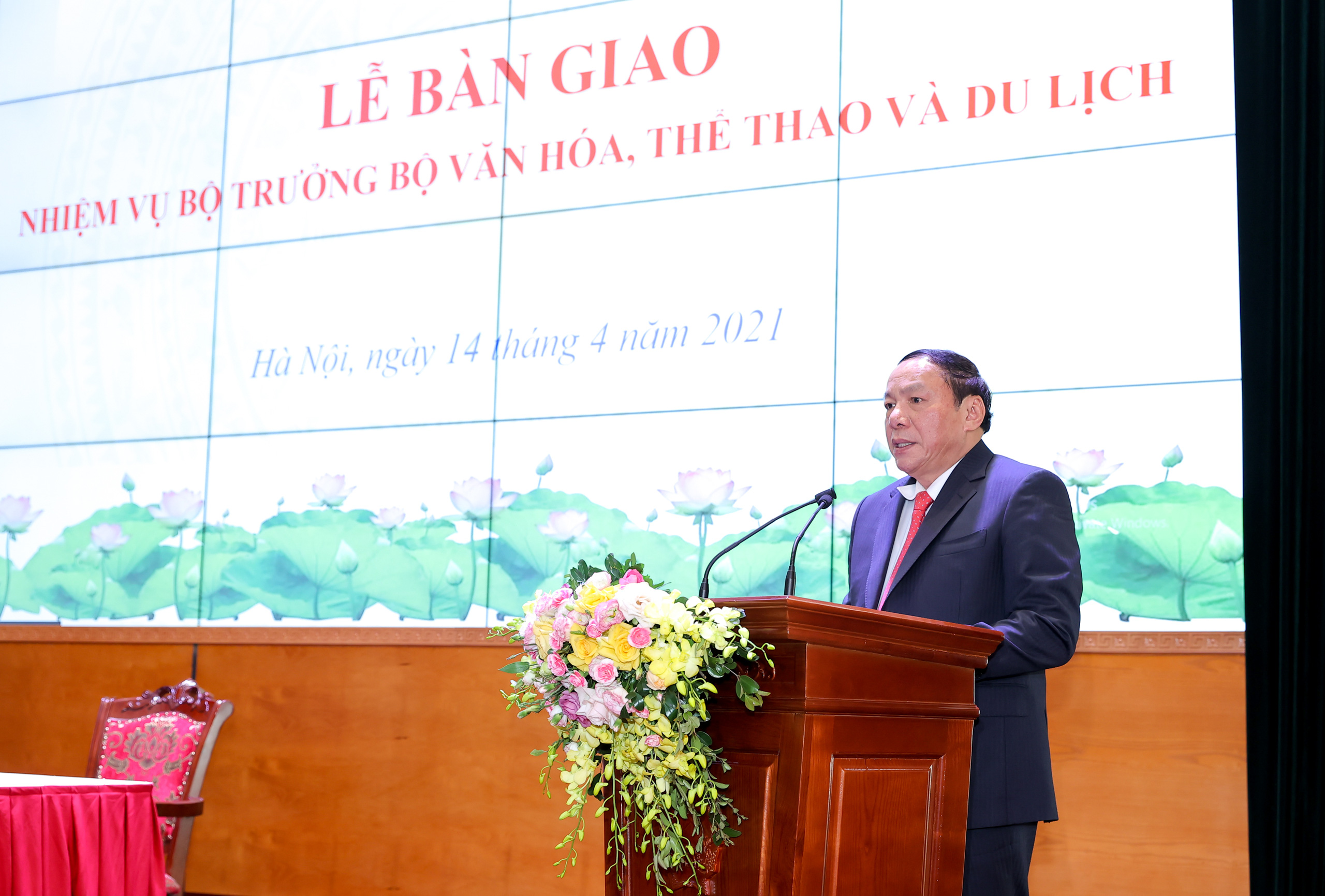 Bộ trưởng Nguyễn Văn Hùng: Phải học hỏi, vận dụng để đưa "cỗ xe tam mã" văn hóa, thể thao, du lịch về đích thành công - Ảnh 1.