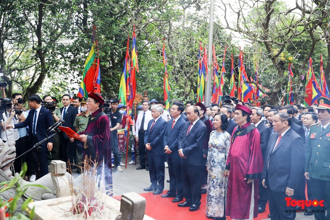 Lãnh đạo Đảng, Nhà nước dâng hương tưởng nhớ các vua Hùng - Ảnh 8.