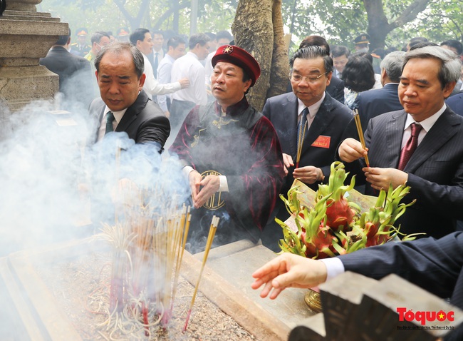 Lãnh đạo Đảng, Nhà nước dâng hương tưởng nhớ các vua Hùng - Ảnh 17.