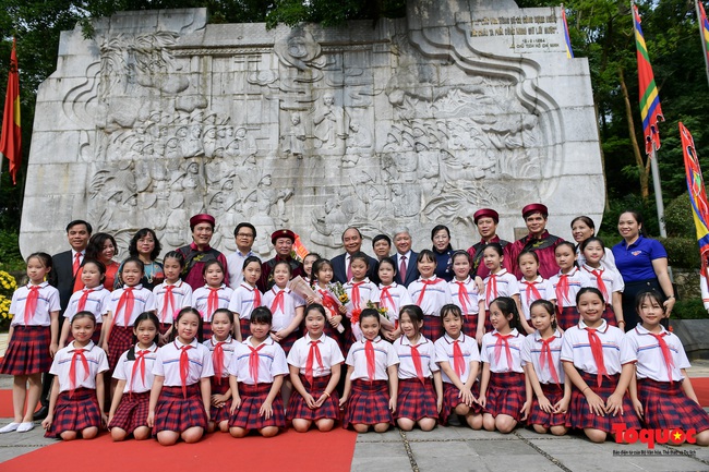 Lãnh đạo Đảng, Nhà nước dâng hương tưởng nhớ các vua Hùng - Ảnh 19.