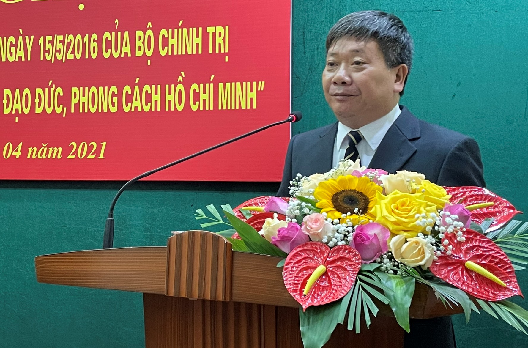 Phải coi việc thực hiện "Đẩy mạnh học tập và làm theo tư tưởng, đạo đức, phong cách Hồ Chí Minh" là công việc thường xuyên, phải làm suốt cuộc đời - Ảnh 2.