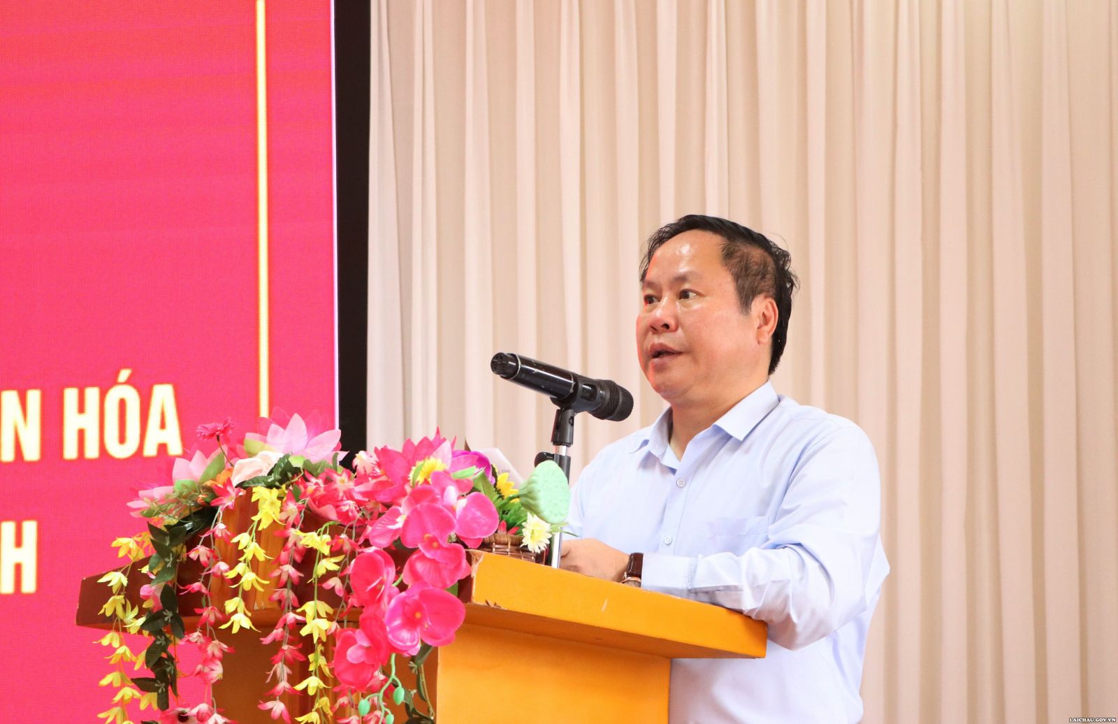 Tọa đàm về một số chính sách hỗ trợ bảo tồn, phát huy bản sắc văn hóa truyền thống tốt đẹp của các dân tộc và khuyến khích phát triển du lịch trên địa bàn tỉnh Lai Châu - Ảnh 4.