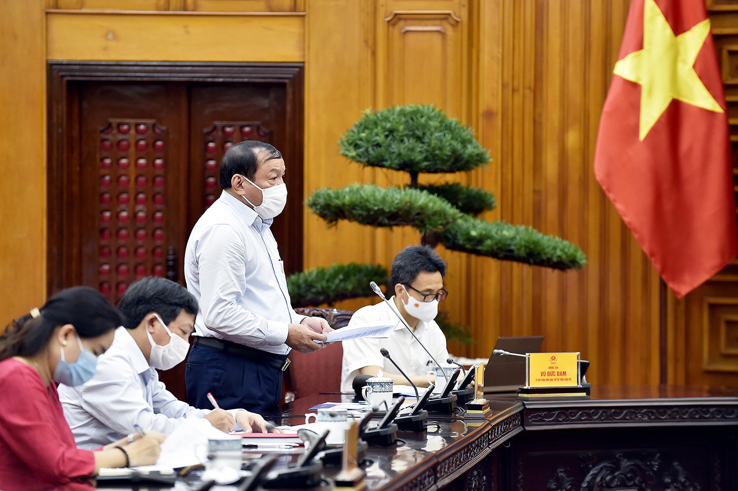 Cần đổi mới mạnh mẽ tư duy, coi truyền thống văn hóa là nguồn lực, đầu tư cho văn hóa là đầu tư phát triển - Ảnh 2.