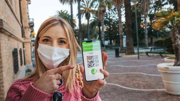 Thế giới đặt kỳ vọng cho chương trình hộ chiếu vaccine ra sao? - Ảnh 2.