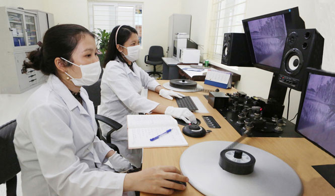 Lưu trữ, bảo quản, số hóa phim Việt: Bồi đắp vốn di sản văn hóa - Ảnh 1.