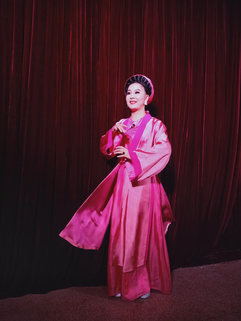 Nghệ sĩ phấn khởi với "Nhà hát Online" - Ảnh 2.