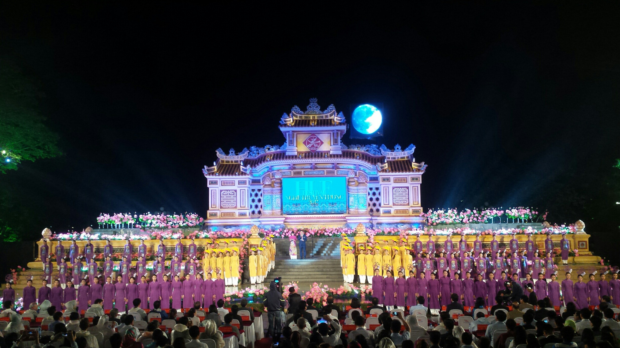 Tiếp tục tạm dừng tổ chức Festival nghề truyền thống Huế 2021 - Ảnh 1.