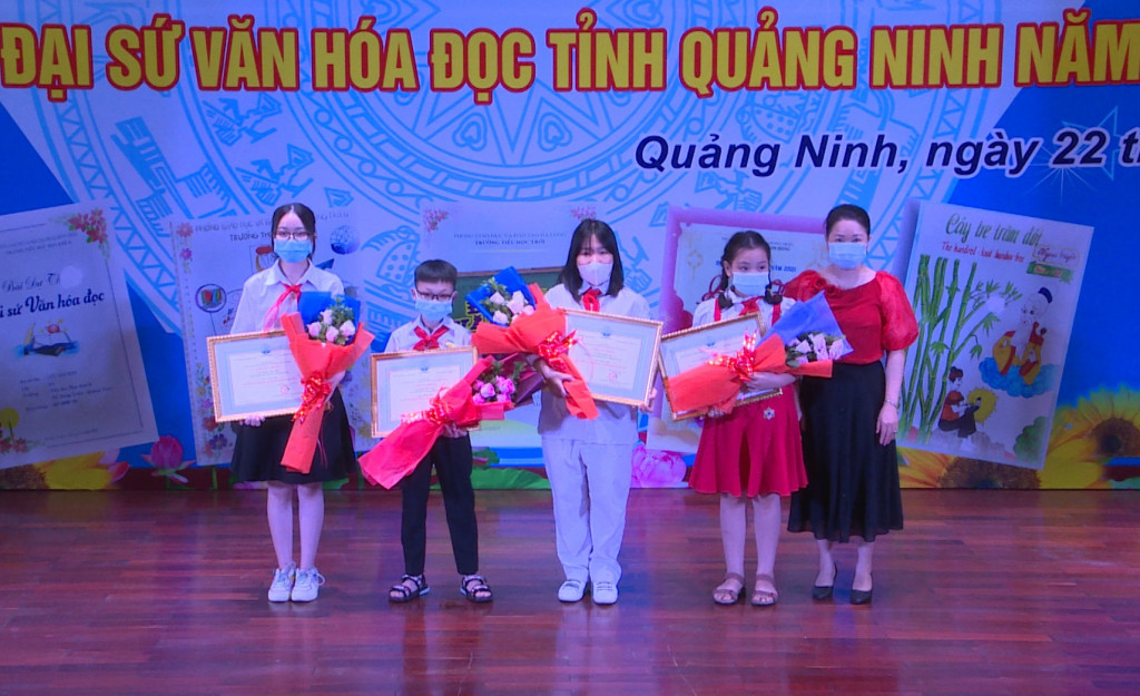 Trao giải cuộc thi Đại sứ Văn hóa đọc tỉnh Quảng Ninh năm 2021 - Ảnh 2.