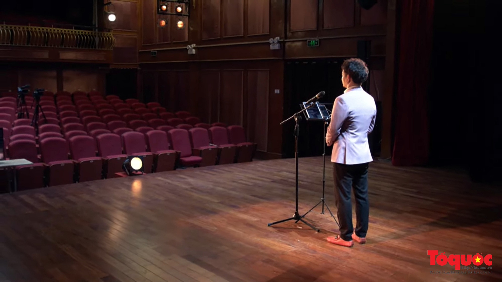 Chương trình nghệ thuật đặc biệt không khán giả được livestream giữa mùa dịch tại 5 điểm cầu Hà Nội - Ảnh 3.