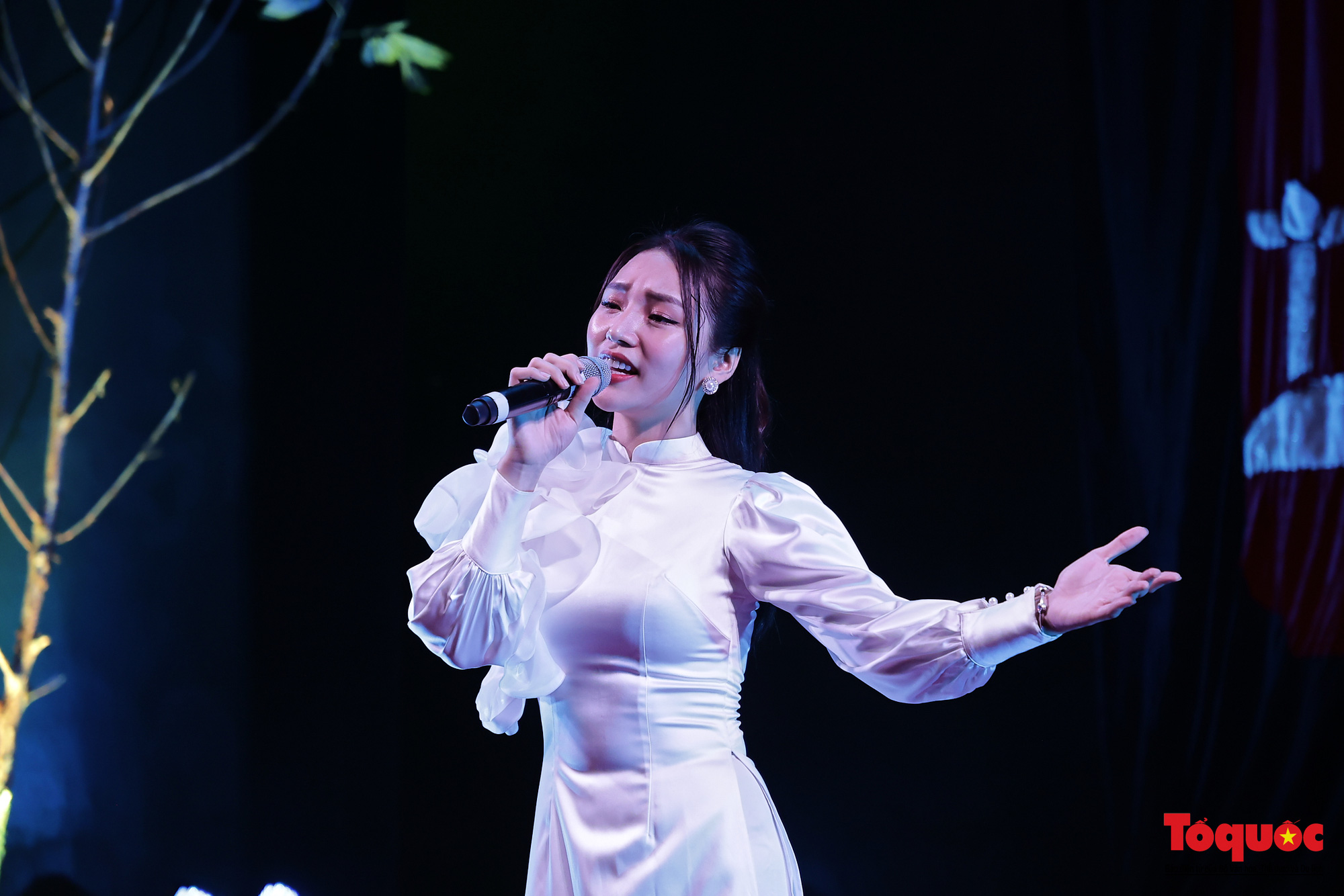 Chương trình nghệ thuật đặc biệt không khán giả được livestream giữa mùa dịch tại 5 điểm cầu Hà Nội - Ảnh 5.