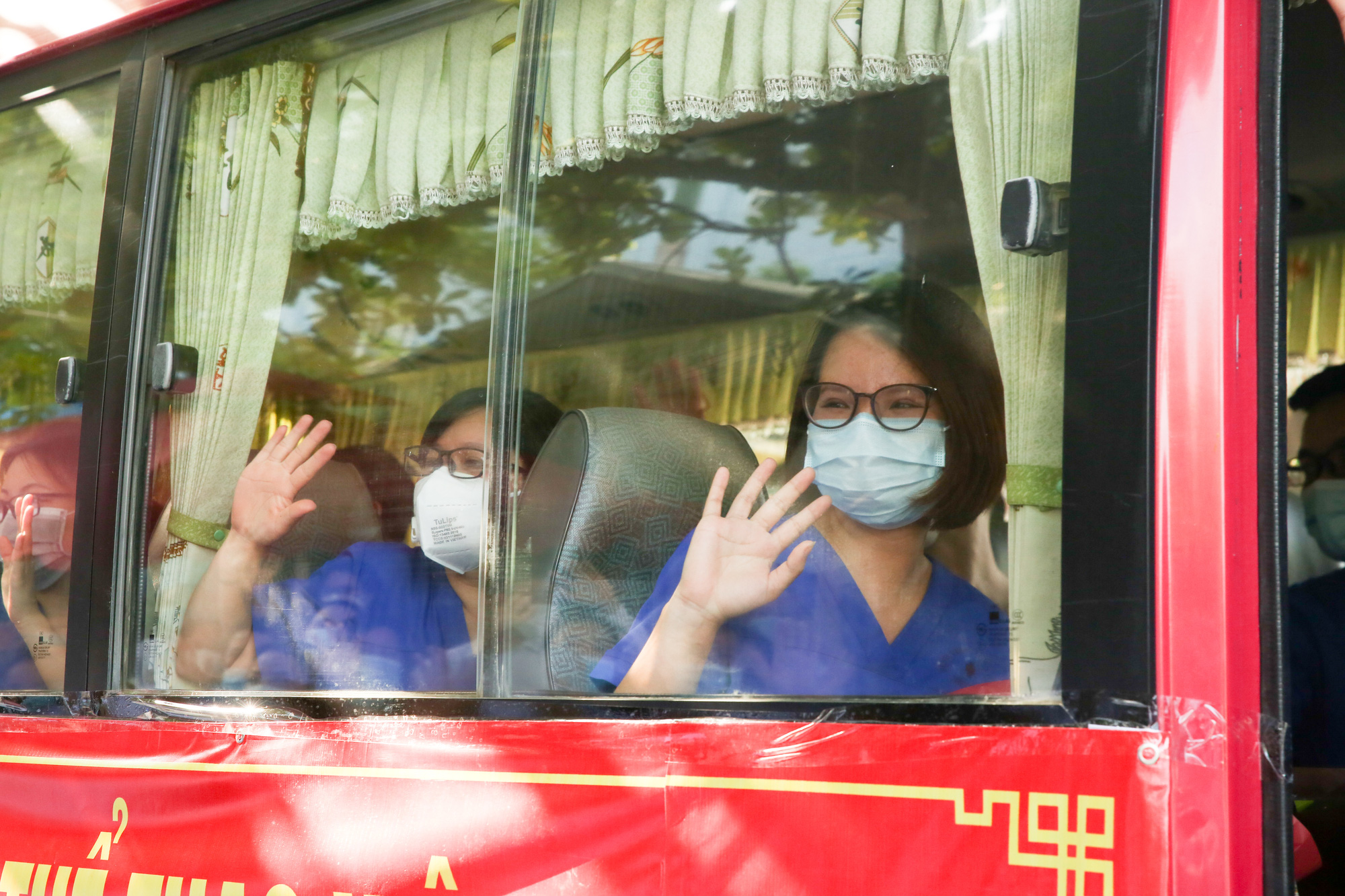 Bệnh viên Thể thao Việt Nam xuất quân tăng cường lực lượng vào miền Nam chống dịch - Ảnh 17.