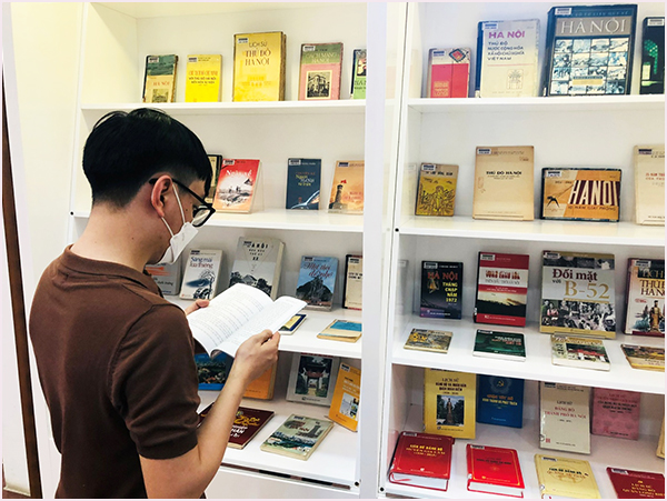Trưng bày chuyên đề Kỷ niệm 67 năm Ngày Giải phóng Thủ đô - Ảnh 3.