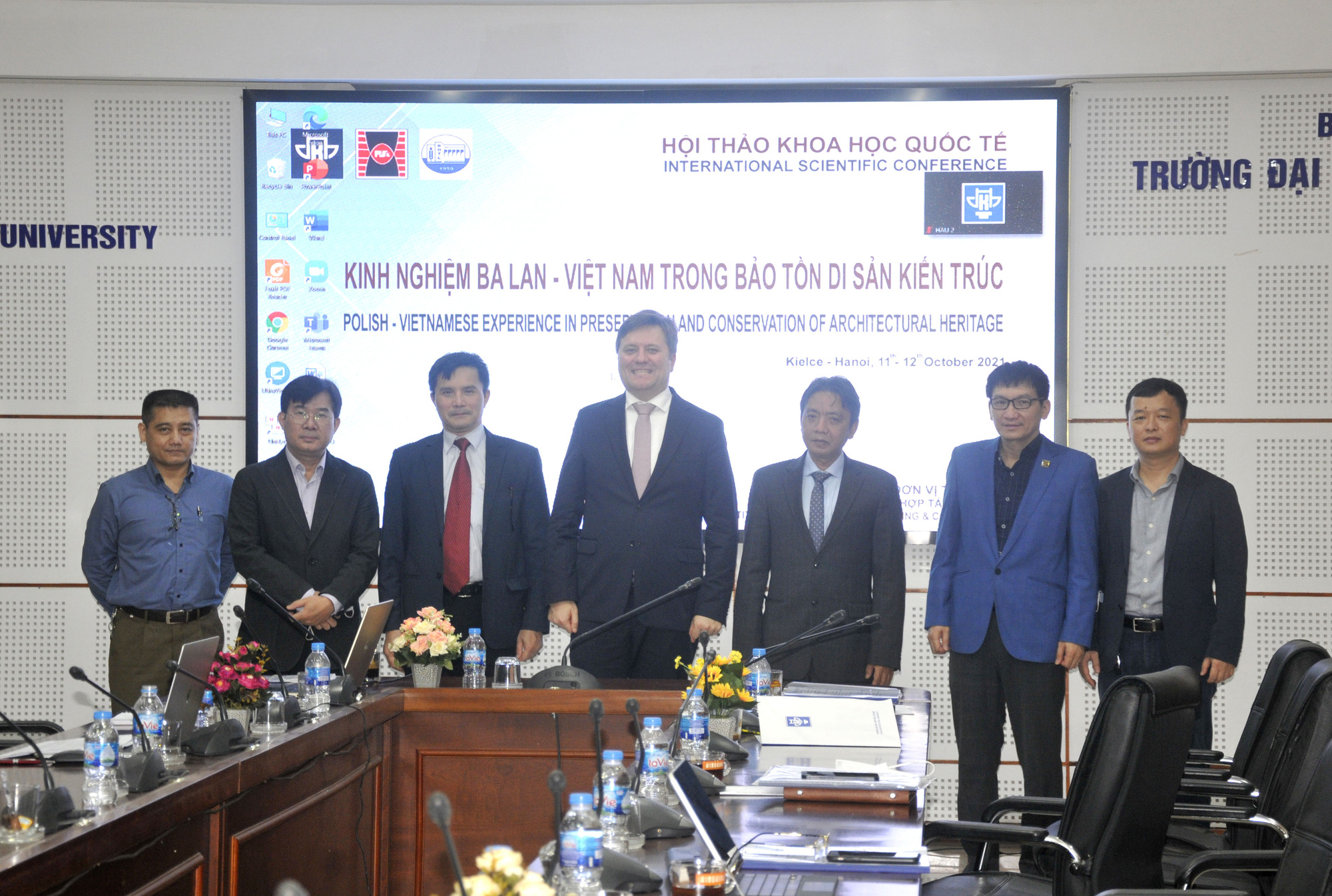 Thứ trưởng Hoàng Đạo Cương khai mạc Hội thảo Khoa học quốc tế “Kinh nghiệm Việt Nam-Ba Lan trong bảo quản hiện vật và bảo tồn di sản kiến trúc” - Ảnh 3.
