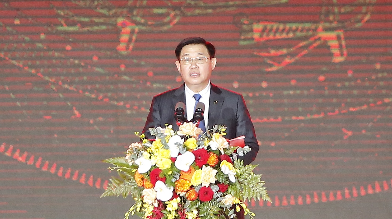 Chủ tịch Quốc hội: Đại đoàn kết toàn dân tộc luôn là đường lối chiến lược của Đảng ta - Ảnh 3.