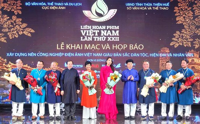 Điểm báo hoạt động ngành Văn hóa, Thể thao và Du lịch ngày 19/11/2021 - Ảnh 1.