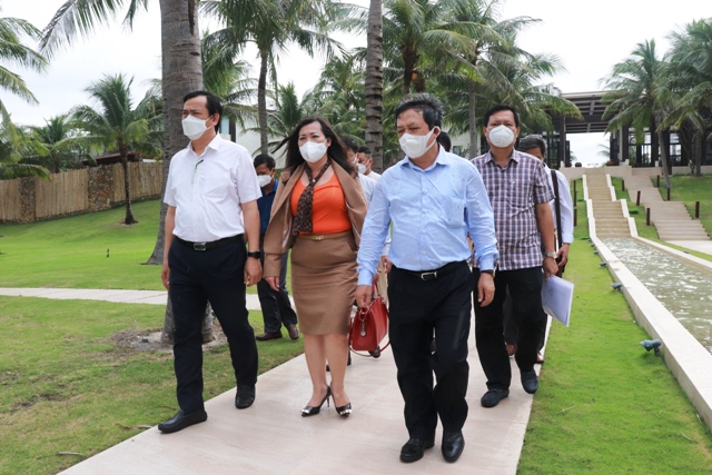 Bộ VHTTDL khảo sát các cơ sở đón khách quốc tế có hộ "chiếu vắc xin" ở Khánh Hòa - Ảnh 1.