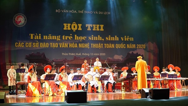Đội ngũ văn nghệ sĩ cả nước luôn đồng hành cùng dân tộc - Ảnh 1.