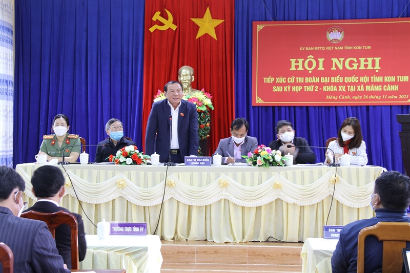 Bộ trưởng Nguyễn Văn Hùng tiếp xúc cử tri huyện Kon Plông, tỉnh Kon Tum - Ảnh 1.